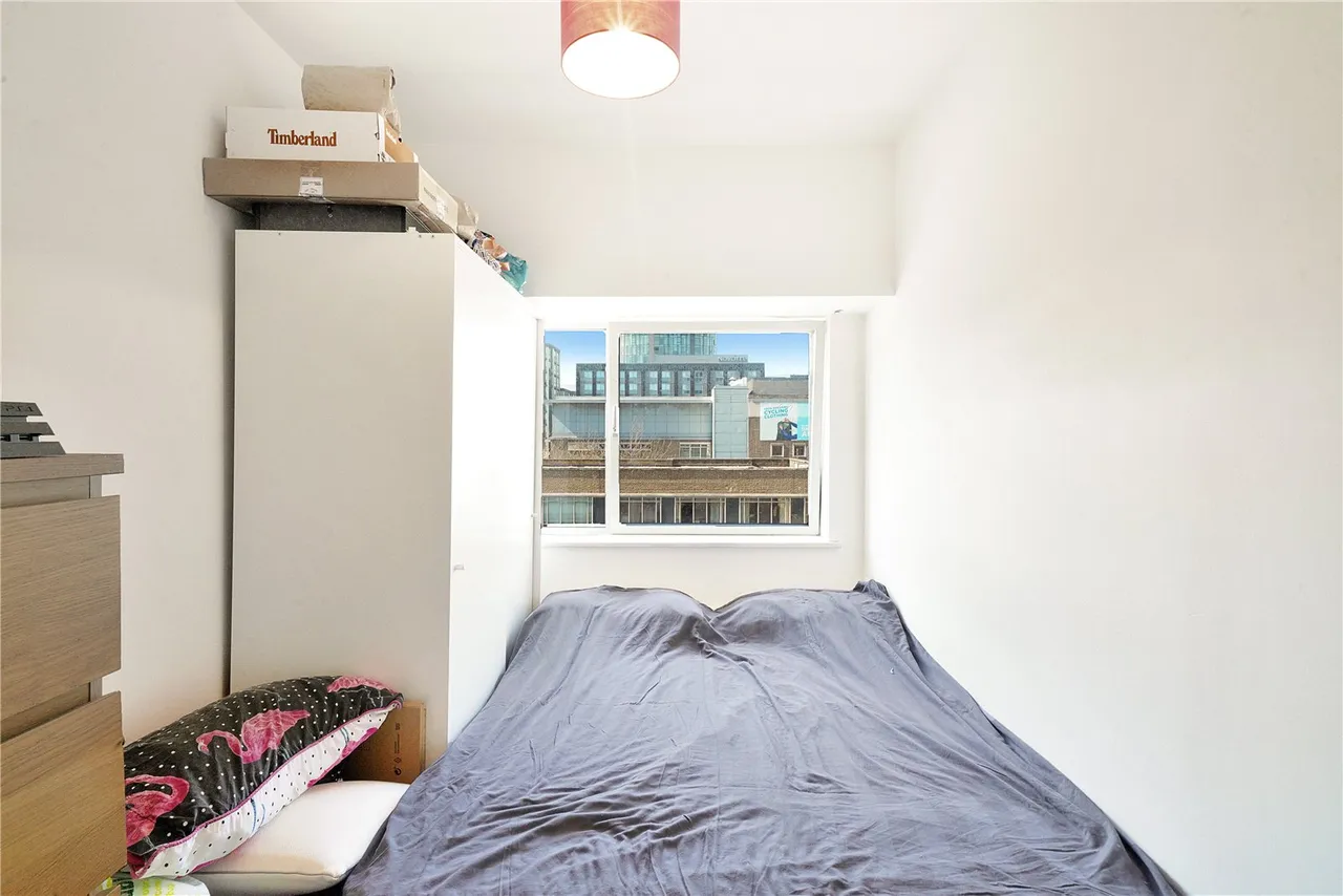 Great West Road, Brentford, TW8, photo 9