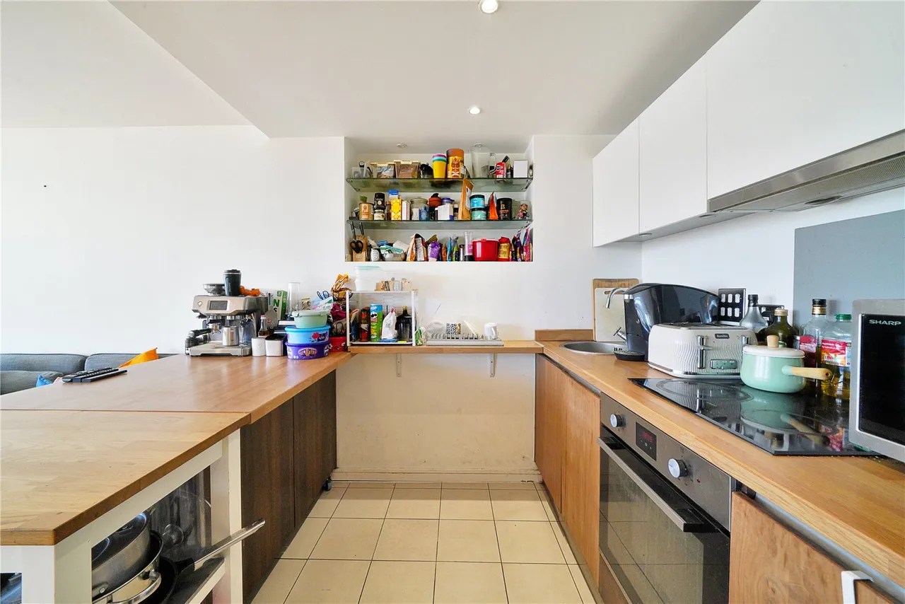 Great West Road, Brentford, TW8, photo 4