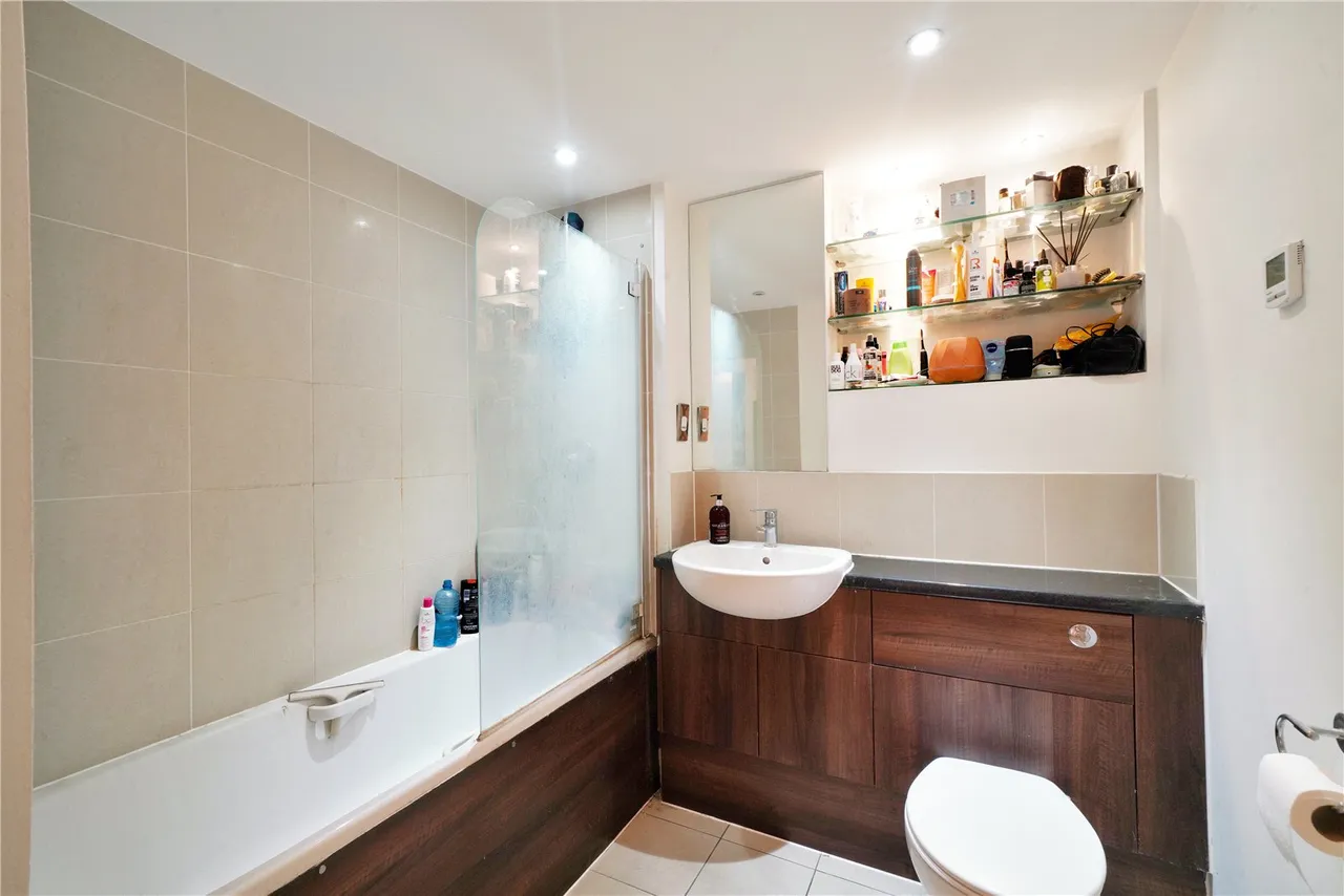 Great West Road, Brentford, TW8, photo 6
