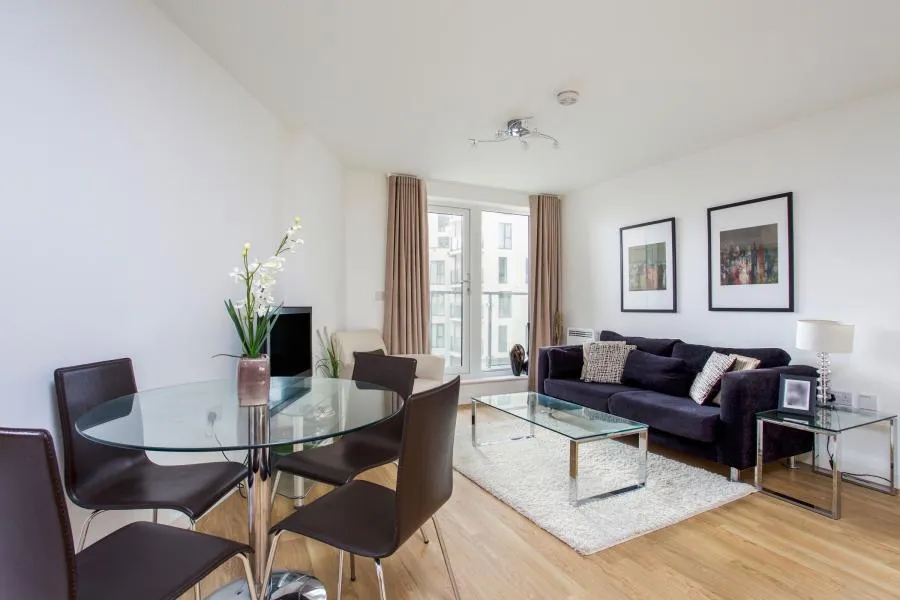 Guildford Road, Woking, GU22, photo 2