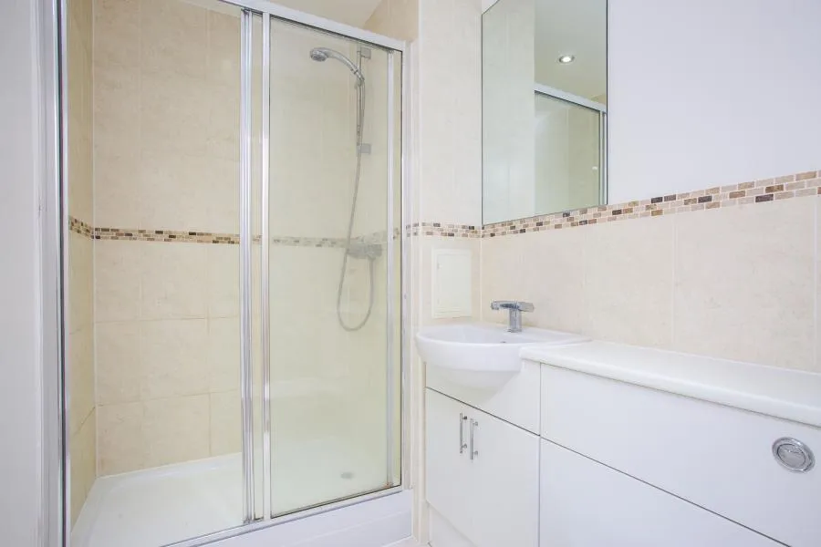 Guildford Road, Woking, GU22, photo 9