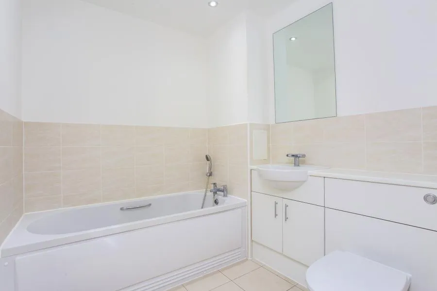 Guildford Road, Woking, GU22, photo 8