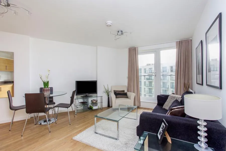 Guildford Road, Woking, GU22, photo 4
