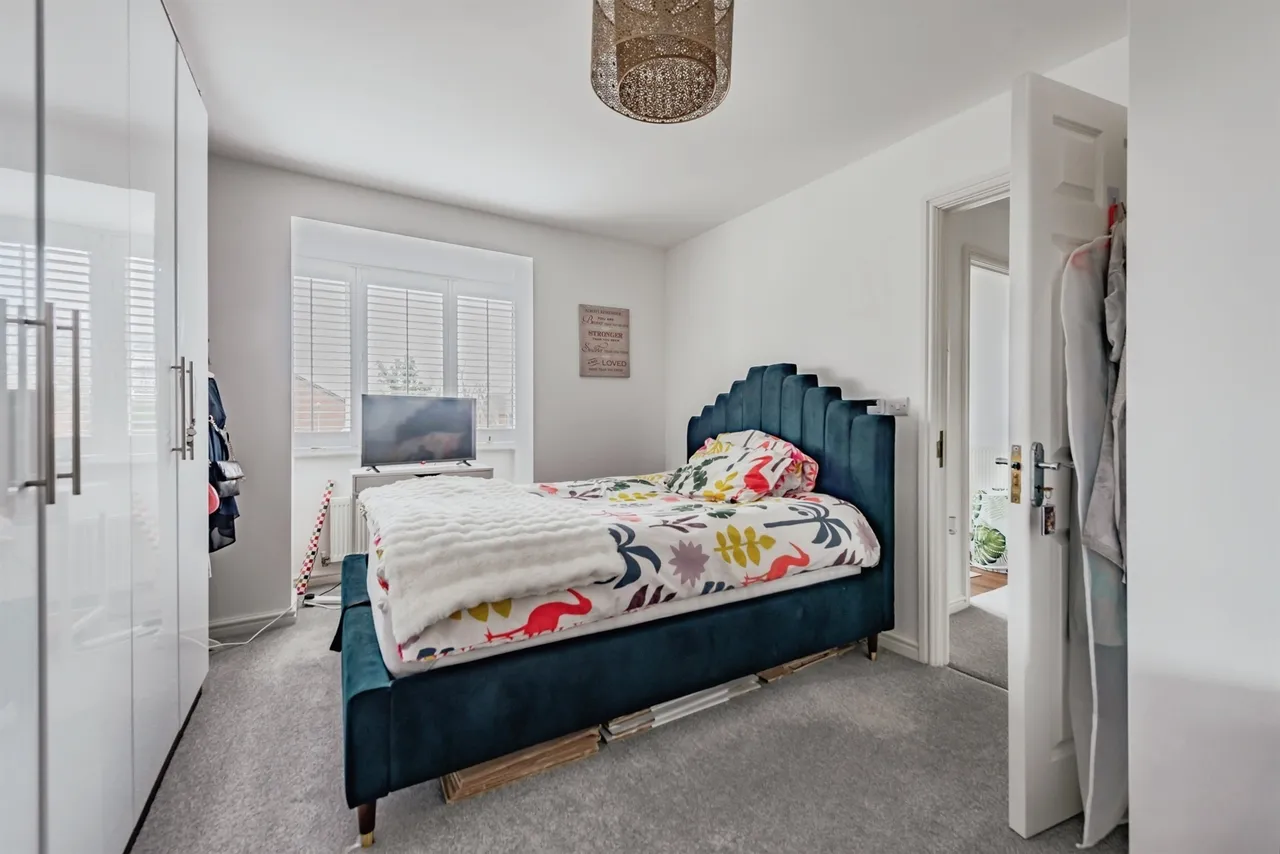 Donald Gardens, Hookwood, RH6, photo 7