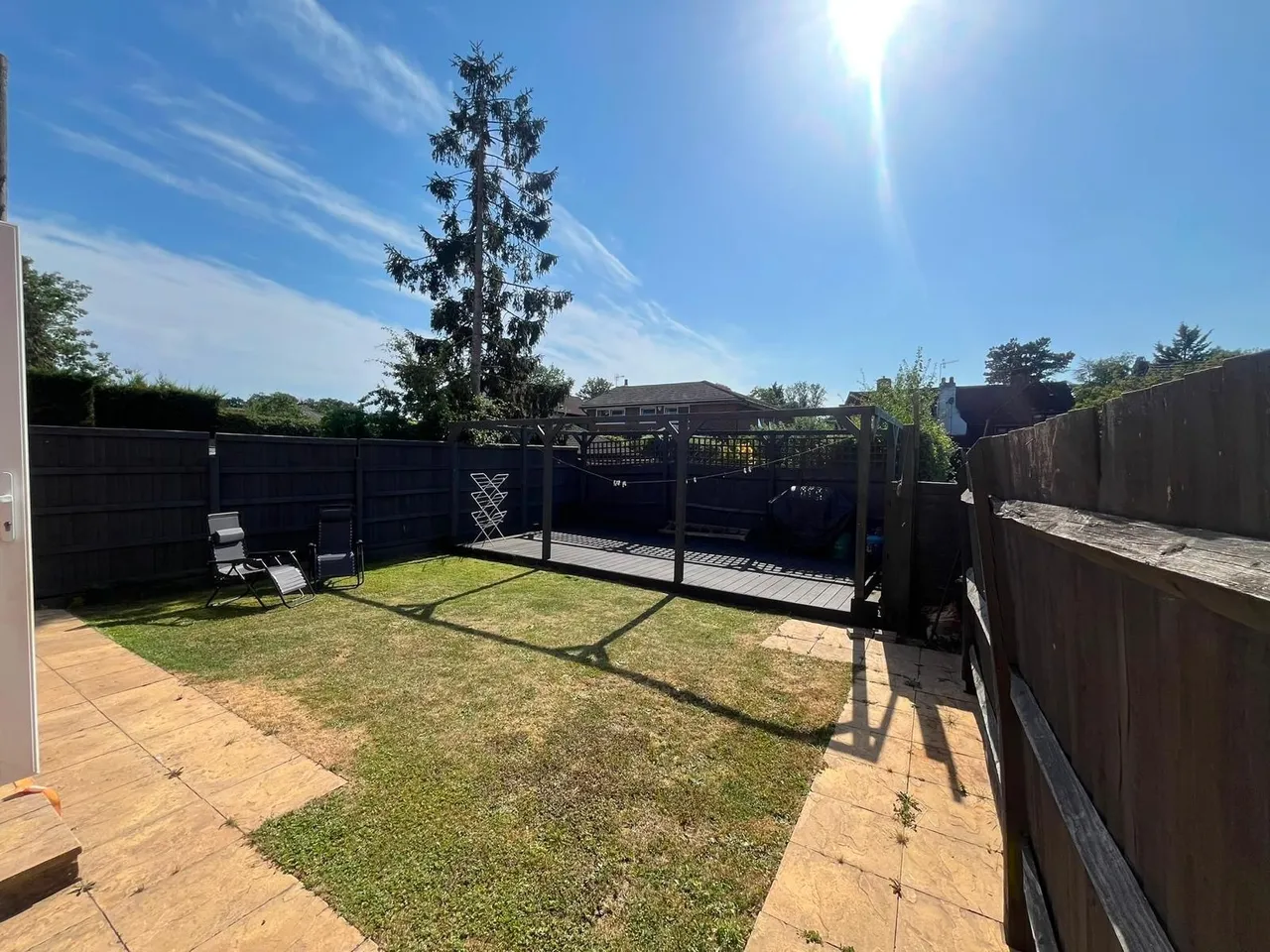 Donald Gardens, Hookwood, RH6, photo 3