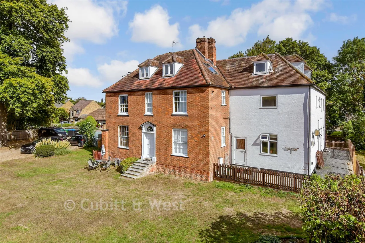Cannon Grove, Fetcham, KT22, photo 9