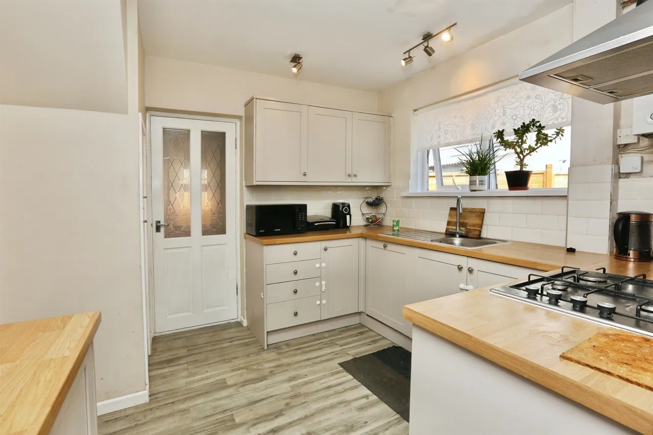 3 bed house for sale — Beauchamp Avenue, Gosport