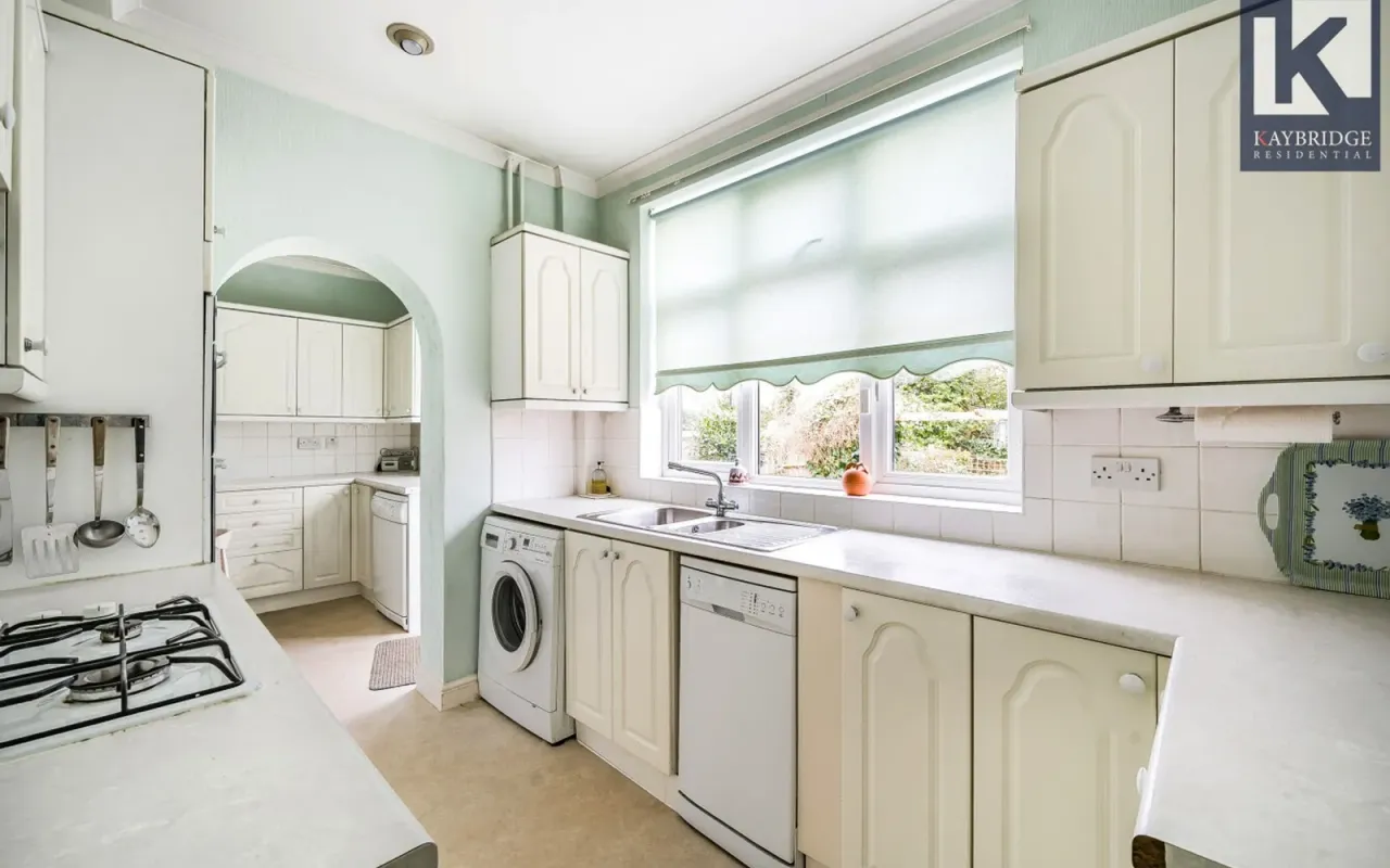 Firswood Avenue, Epsom, KT19, photo 8
