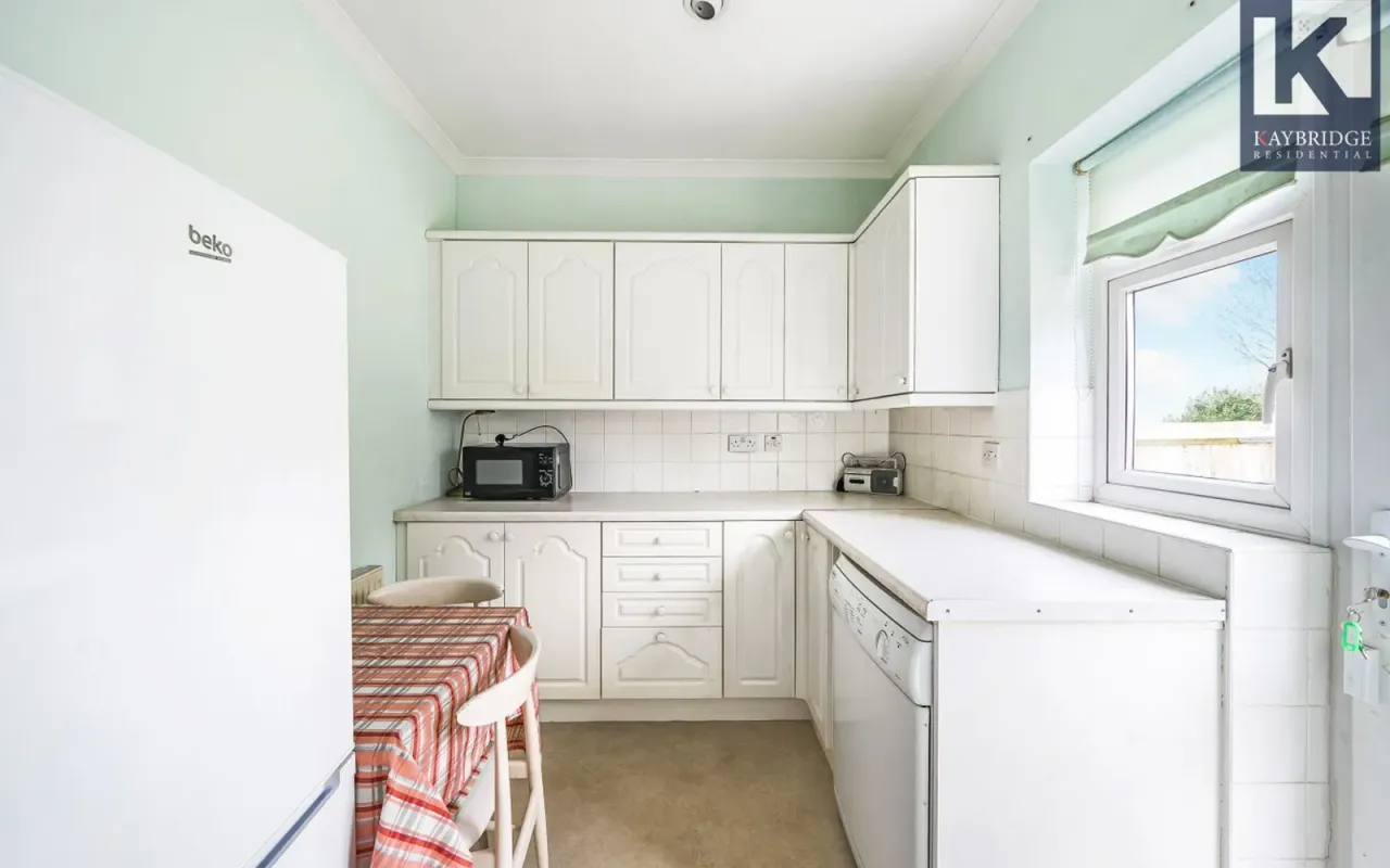 Firswood Avenue, Epsom, KT19, photo 9