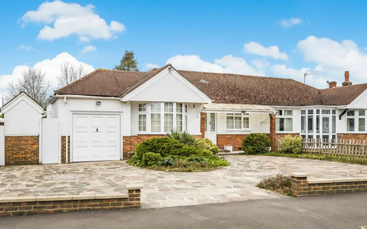 2 bed house for sale — Firswood Avenue, Epsom, KT19