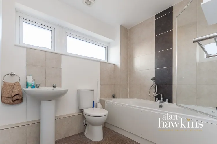 Blackstone Avenue, Eldene, SN3, photo 8