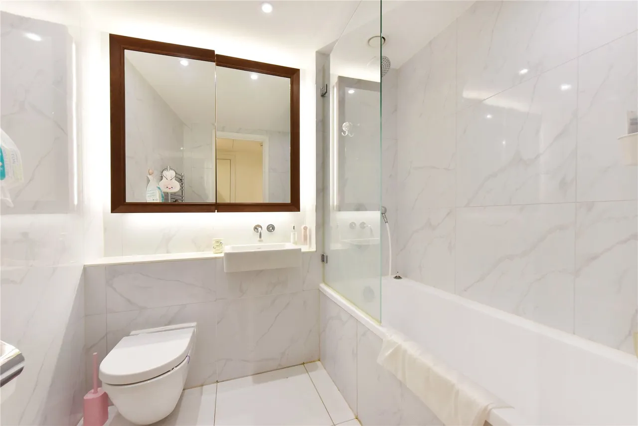 Wandsworth Road, Nine Elms, SW8, photo 5