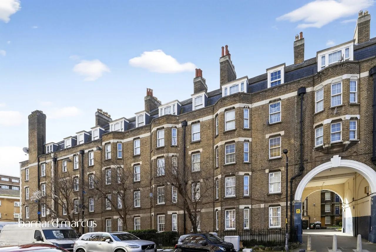 2 bed flat for sale — Pilton Place, London