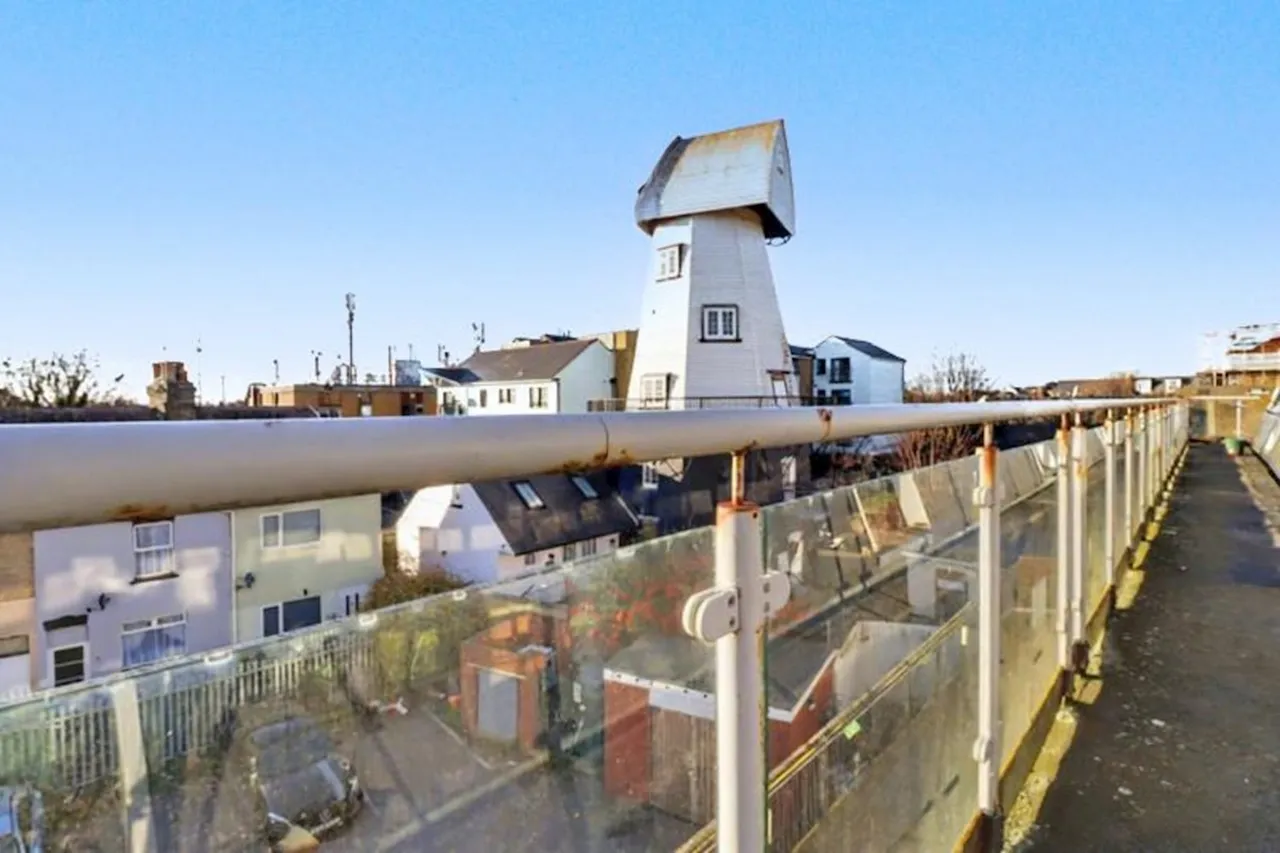 High Street, Sheerness, ME12, photo 6