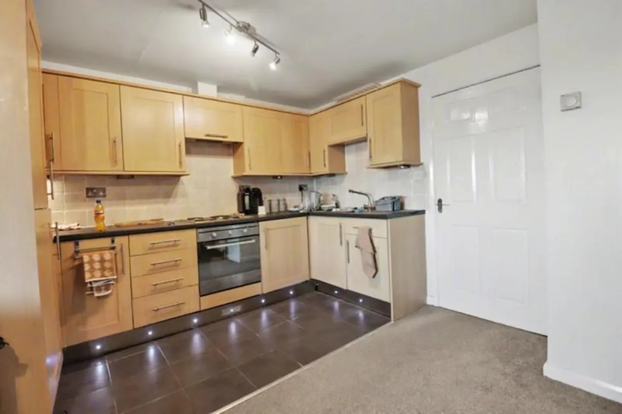 1 bed flat for sale, High Street, Sheerness, ME12