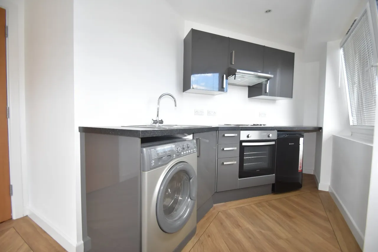 Wickham Road, Fareham, PO16, photo 3