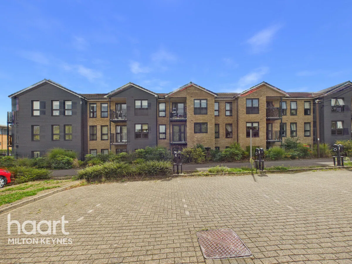 Hindhead Knoll, Walnut Tree, MK7, photo 13