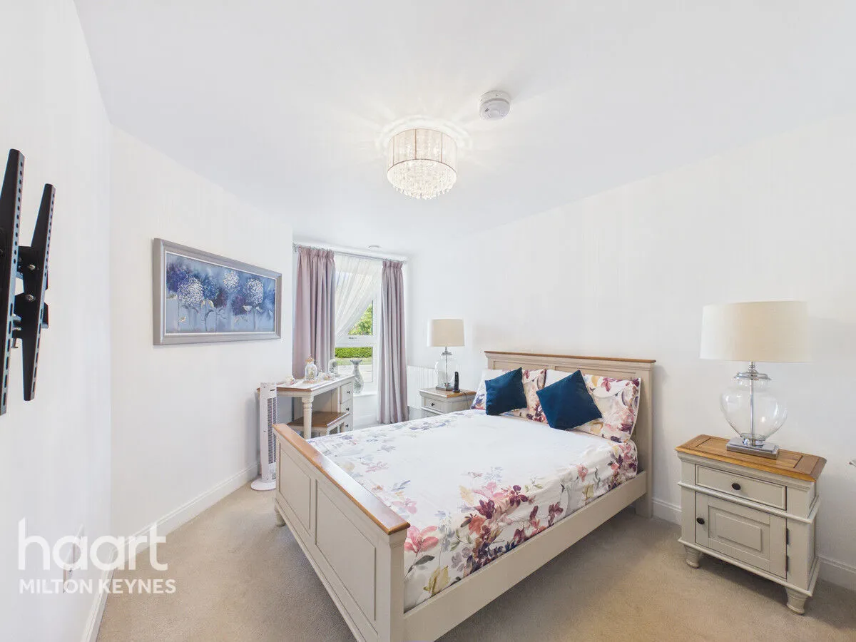 Hindhead Knoll, Walnut Tree, MK7, photo 8