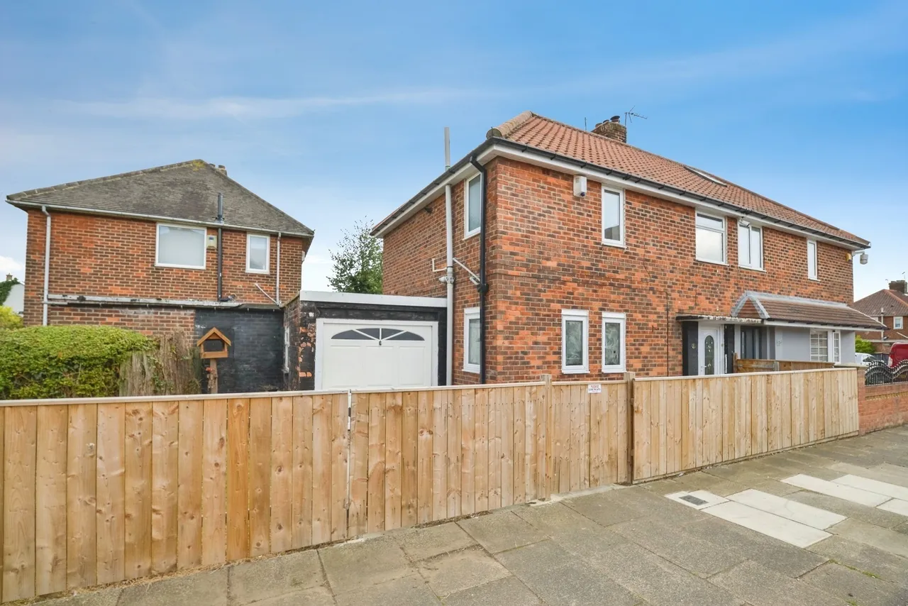 2 bed house for sale, Rossett Walk, Middlesbrough, TS3