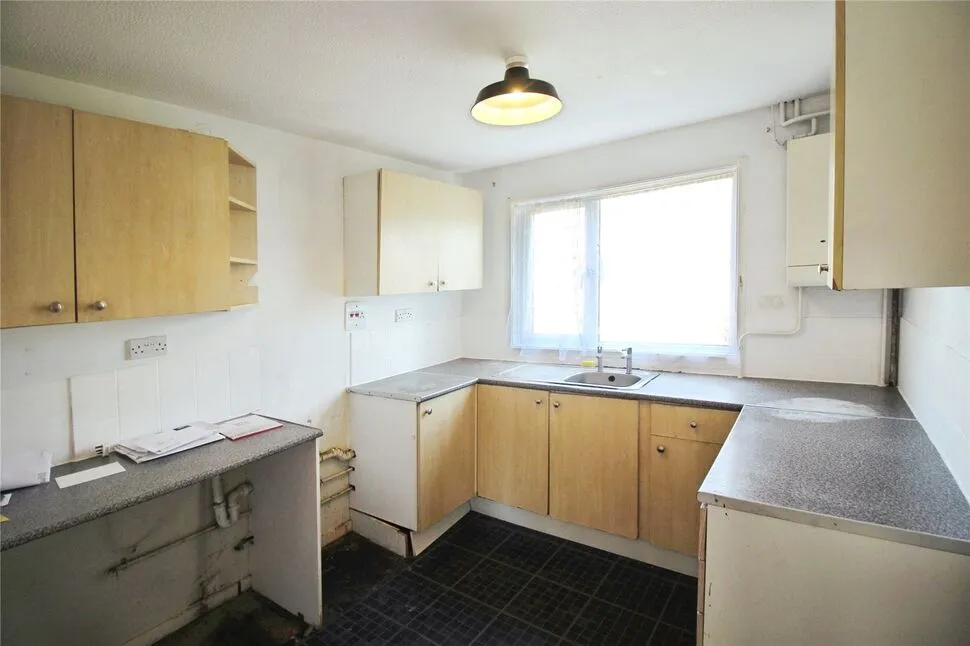 Verdi Close, Hampshire, RG22, photo 4