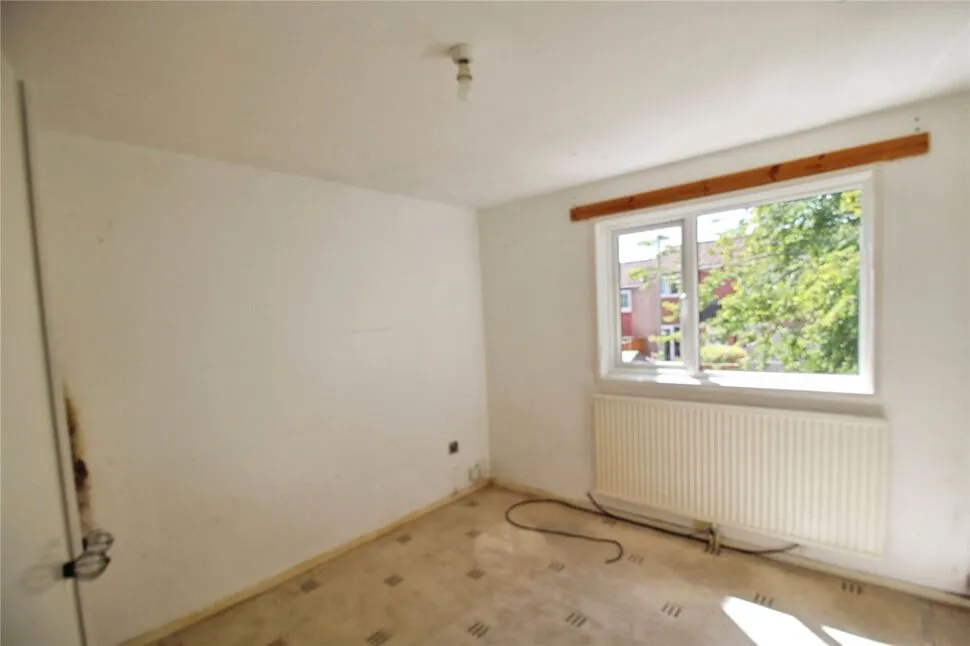 Verdi Close, Hampshire, RG22, photo 6