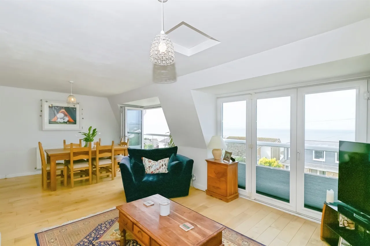 Somerset View, CF32, photo 5