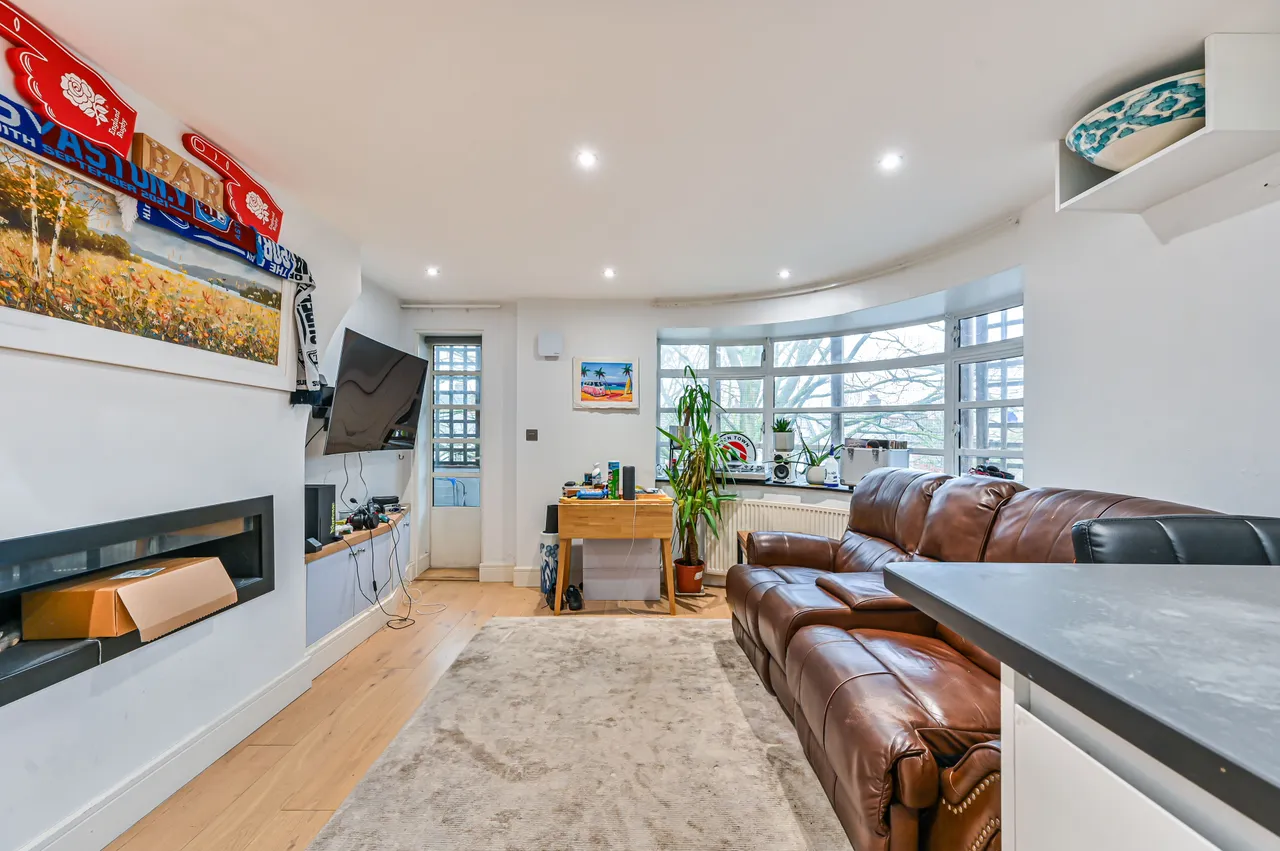 London, SW4, photo 6