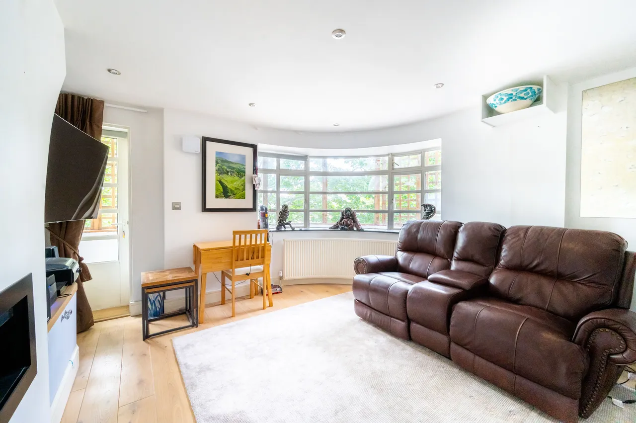 2 bed flat to rent, London, SW4