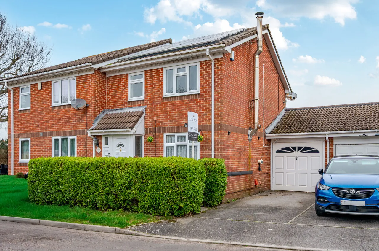 Dandelion Close, Gosport, PO13, photo 2