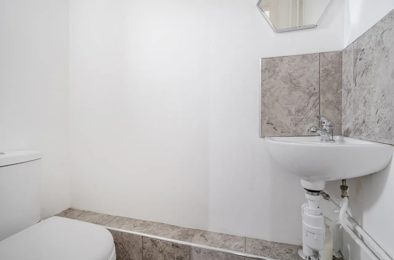 Dandelion Close, Gosport, PO13, photo 6