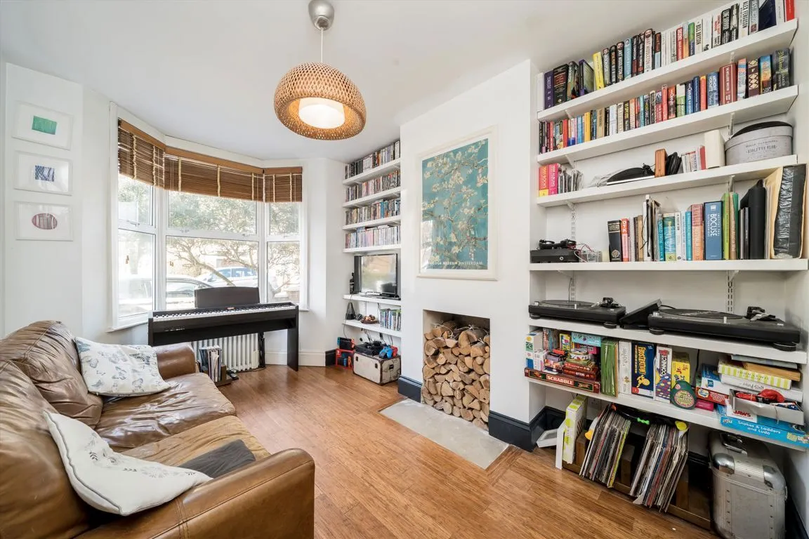 Green Lane, W7, photo 4