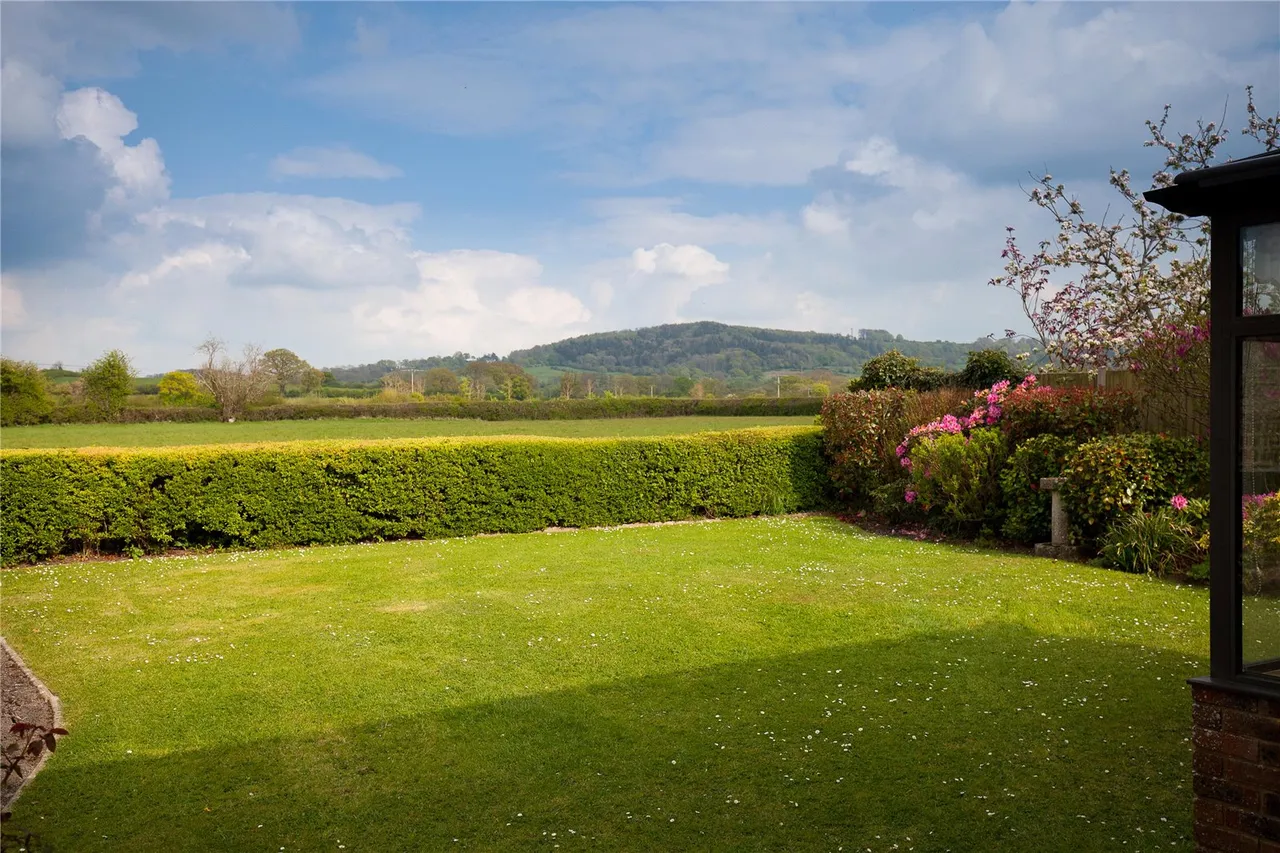 Motcombe, Shaftesbury, Dorset, SP7 9HJ, photo 3
