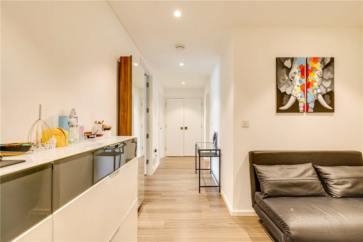 Spectrum Way, London, SW18, photo 5