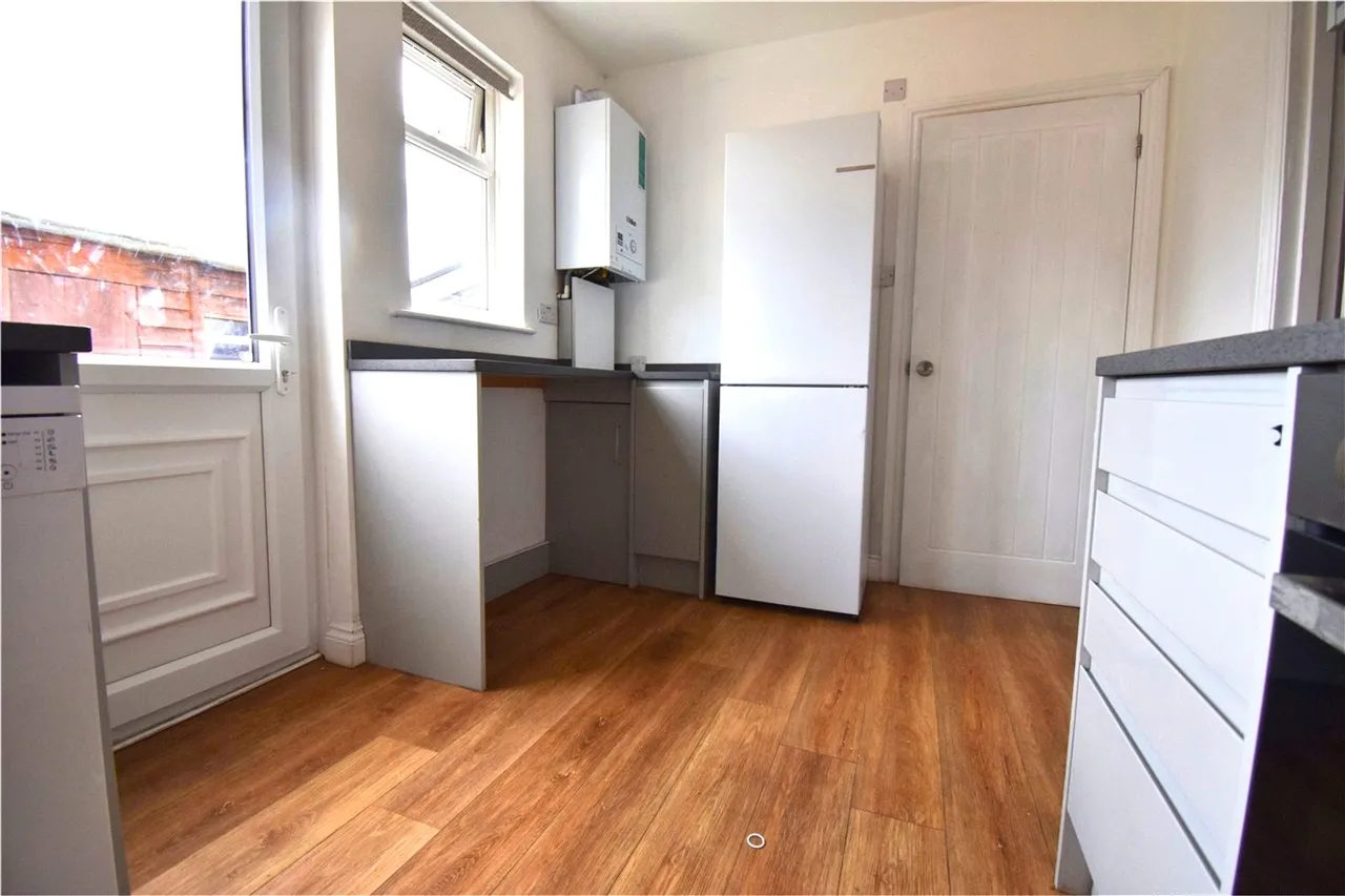 Roberts Road, Aldershot, Hampshire, GU12 4RB, photo 8