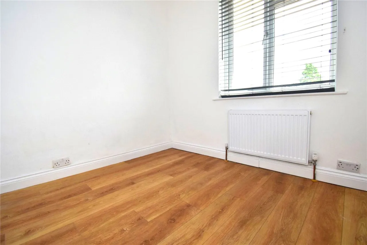 Roberts Road, Aldershot, Hampshire, GU12 4RB, photo 11