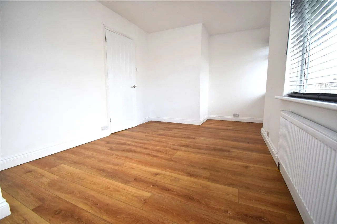 Roberts Road, Aldershot, Hampshire, GU12 4RB, photo 9