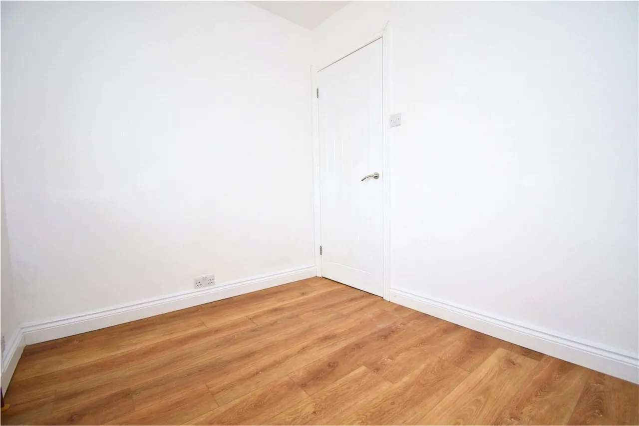 Roberts Road, Aldershot, Hampshire, GU12 4RB, photo 12