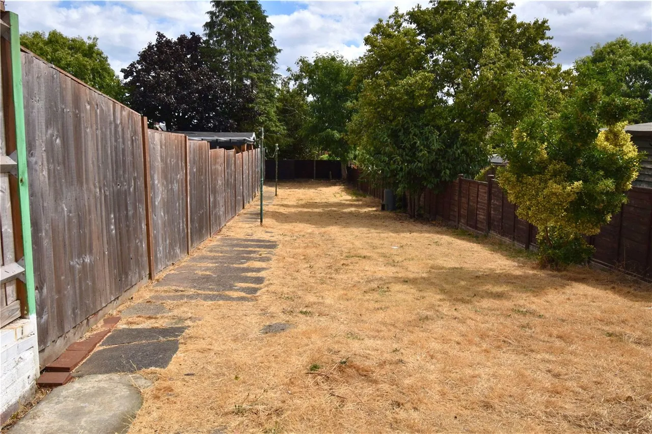 Roberts Road, Aldershot, Hampshire, GU12 4RB, photo 4
