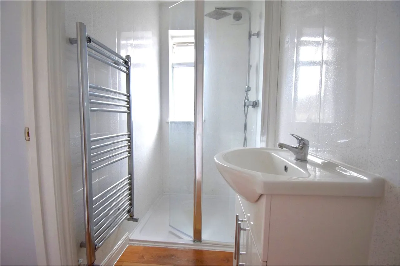 Roberts Road, Aldershot, Hampshire, GU12 4RB, photo 6