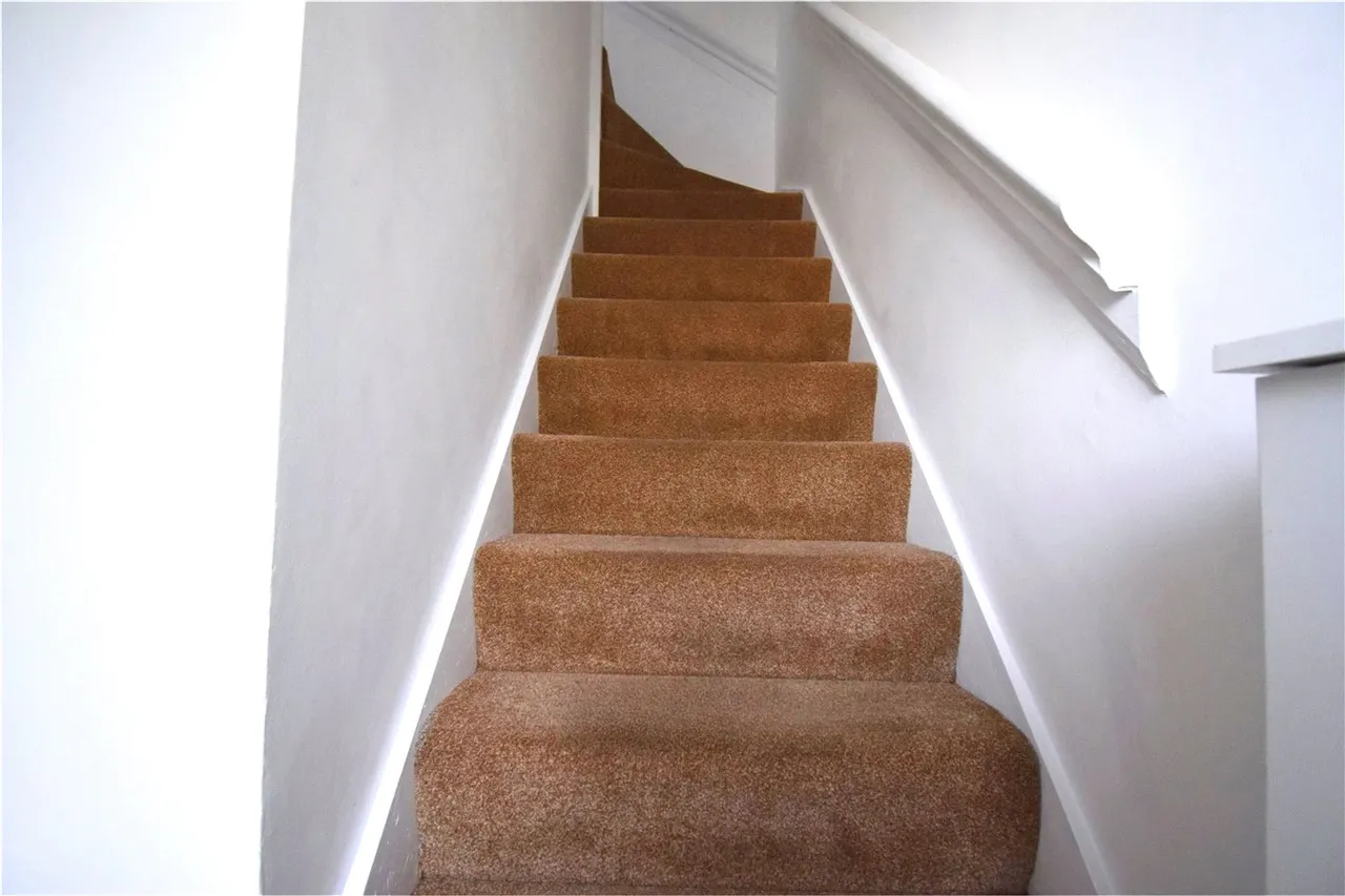 Roberts Road, Aldershot, Hampshire, GU12 4RB, photo 10