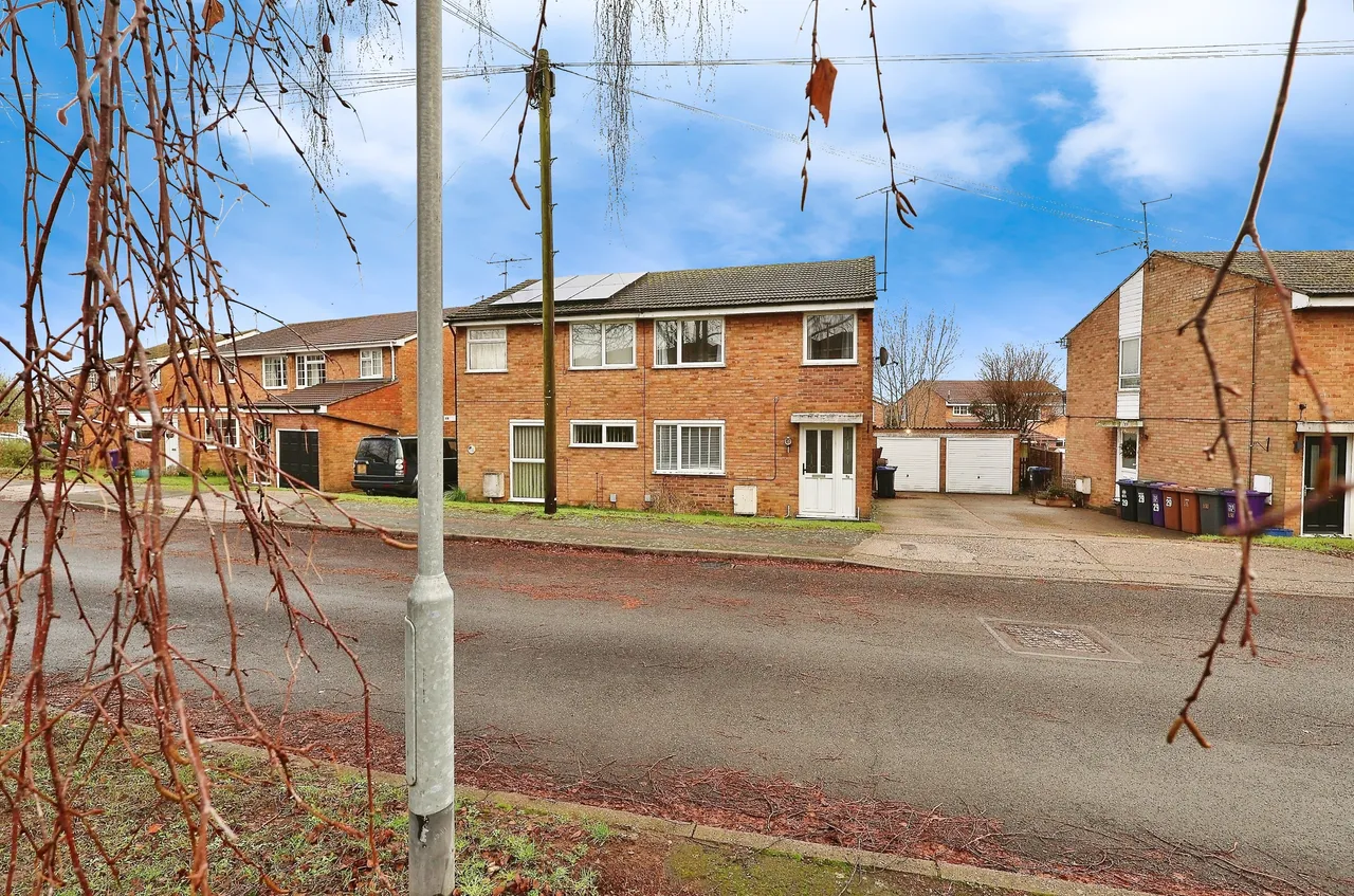 3 bed house for sale — Bowmans Avenue, Hitchin