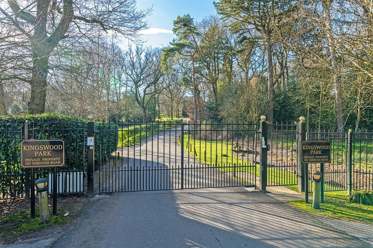 Kingswood Park, Frodsham, photo 11