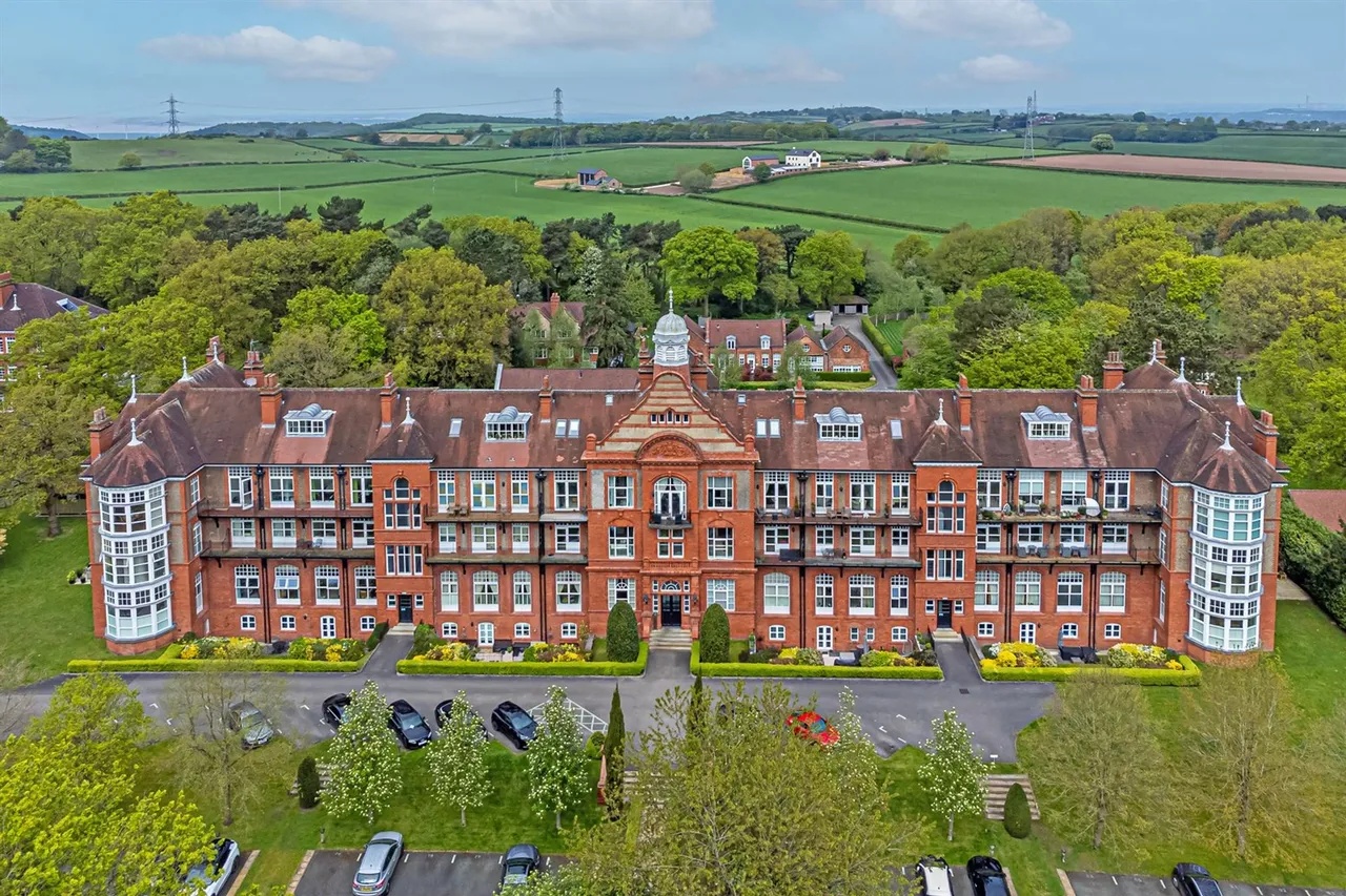 1 bed flat for sale, Kingswood Park, Frodsham