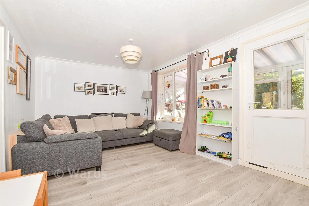 Fuggles Close, Paddock Wood, TN12, photo 3