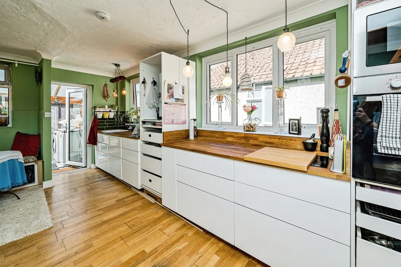 Oxford Avenue, Burnham Village, SL1, photo 11