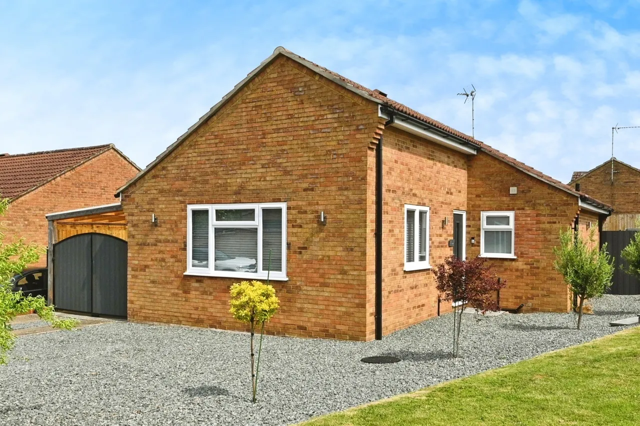 2 bed house for sale — Wimbotsham Road, Downham Market, Norfolk, PE38