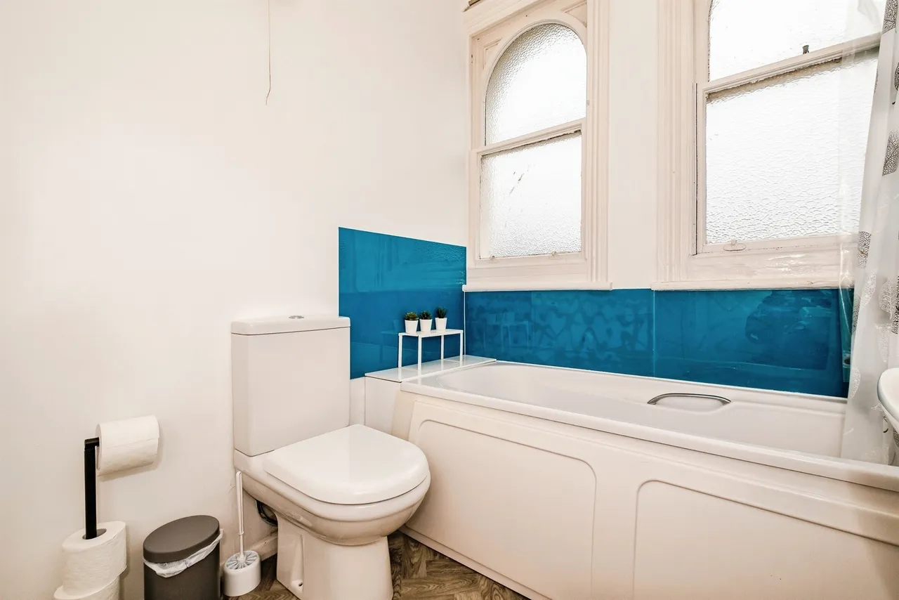 Farncombe Road, Worthing, BN11, photo 11