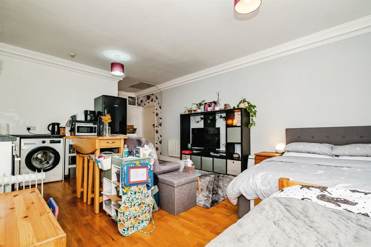 Farncombe Road, Worthing, BN11, photo 8