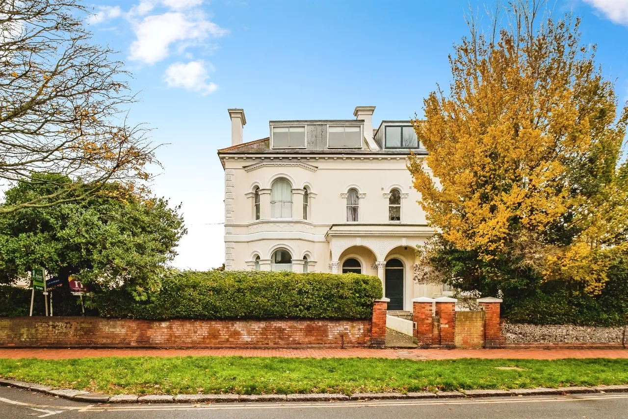 Farncombe Road, Worthing, BN11, photo 14