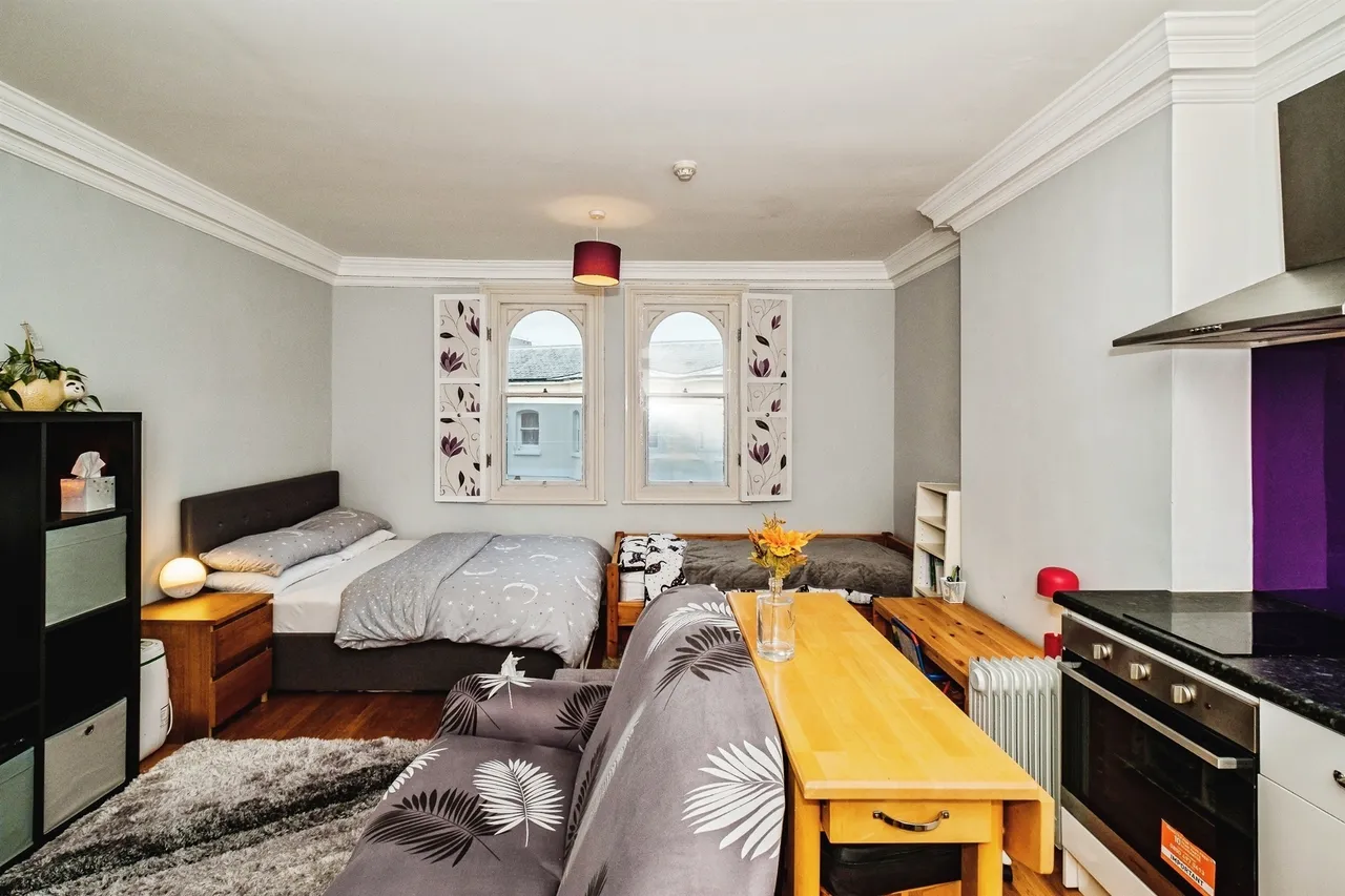 Farncombe Road, Worthing, BN11, photo 4